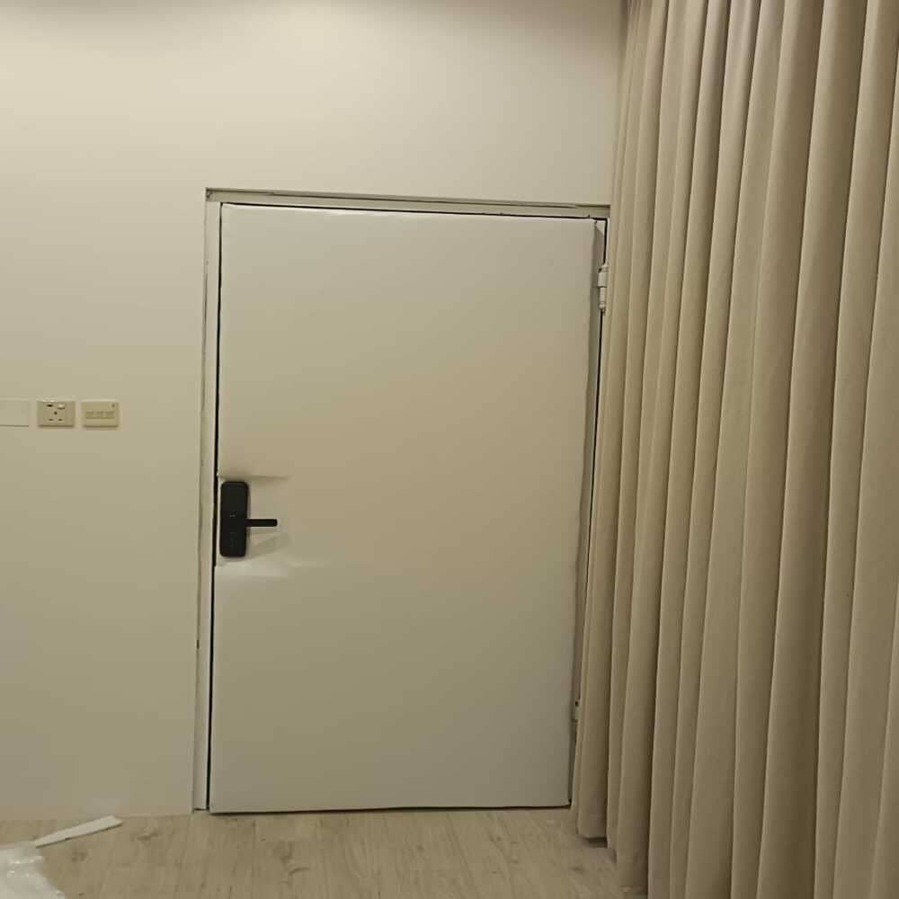 عوازل الشرقية