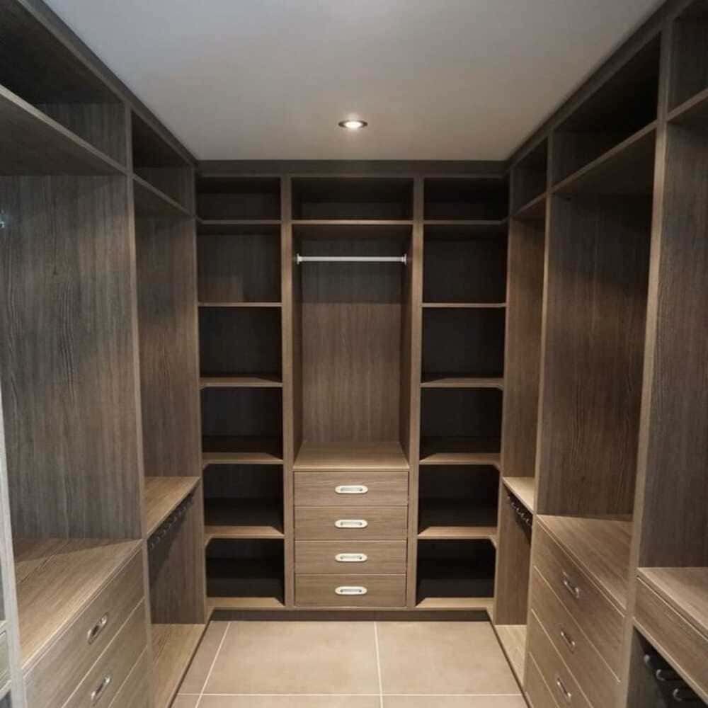 تفصيل غرفة ملابس